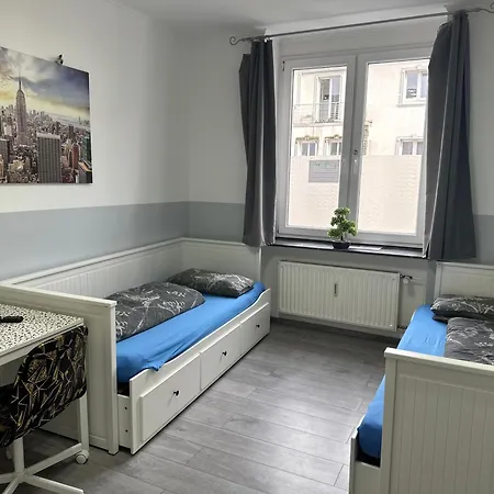 Modernes 4 Mit 6 Einzelnen Betten Dortmund